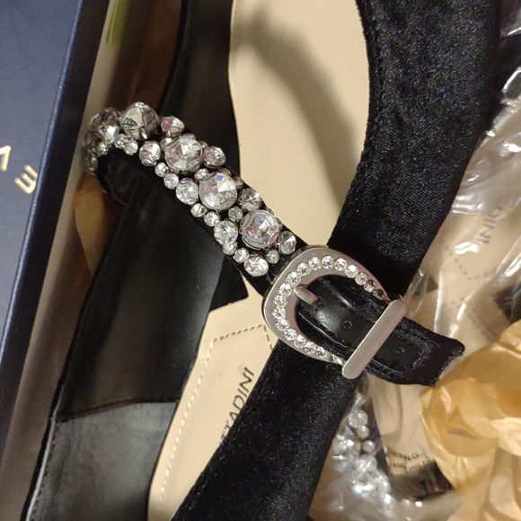 Shoes - Picture 4 of 5